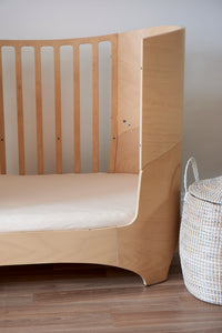 Detail fitted cot sheet in Sand